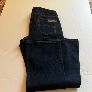 Michael Kors jeans Dash size 10. Flare bottoms, gently used super cute.